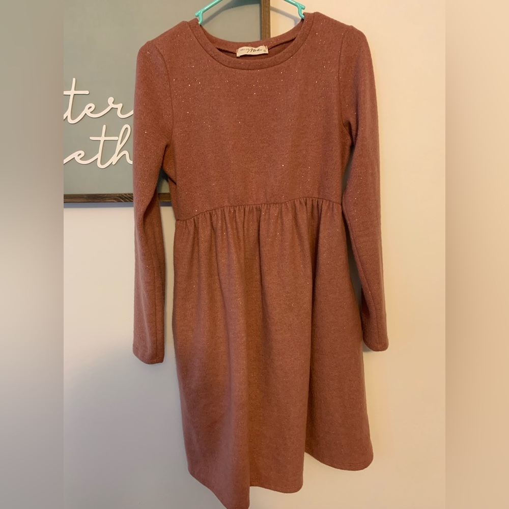 Super soft stretchy material. Sweatshirt, baby doll dress with gold shimmer
